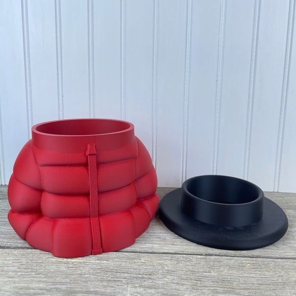 Quirky Puffy Jacket Planter Pot, Inflated Jacket Flower Pot, Indoor Planter Pot - Picture 7 of 9